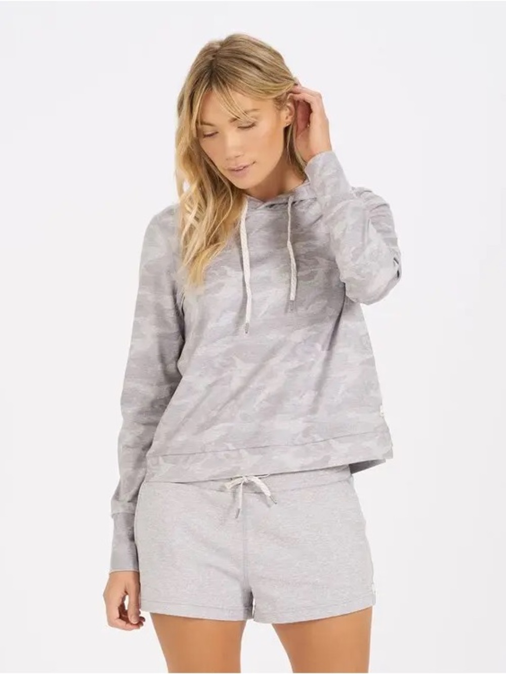 Vuori Women's Halo Essential Hoodie Camo Light Gray - XL